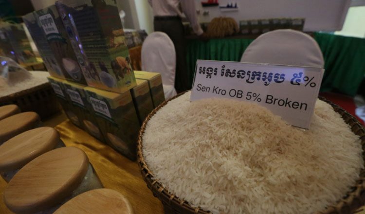 Gạo Việt Nam bị trộn với gạo Campuchia chỉ là hiểu lầm?